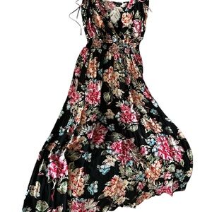 Woman long dress. Floral print.New with tags
